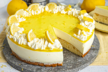 Zitronen-Joghurt-Torte