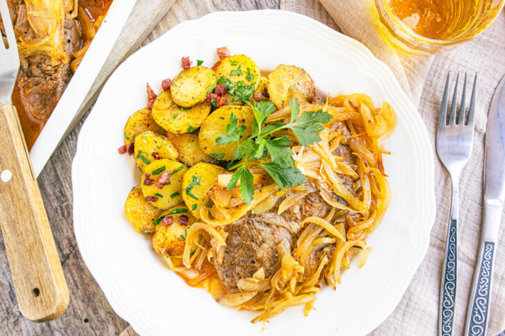 Zwiebelfleisch nach Omas Art