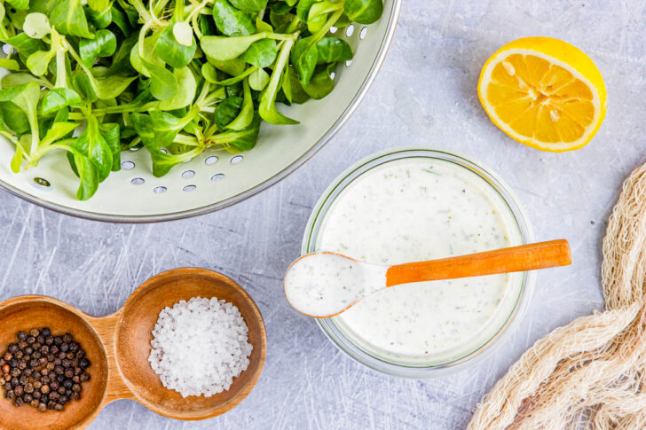 Saure-Sahne-Dressing