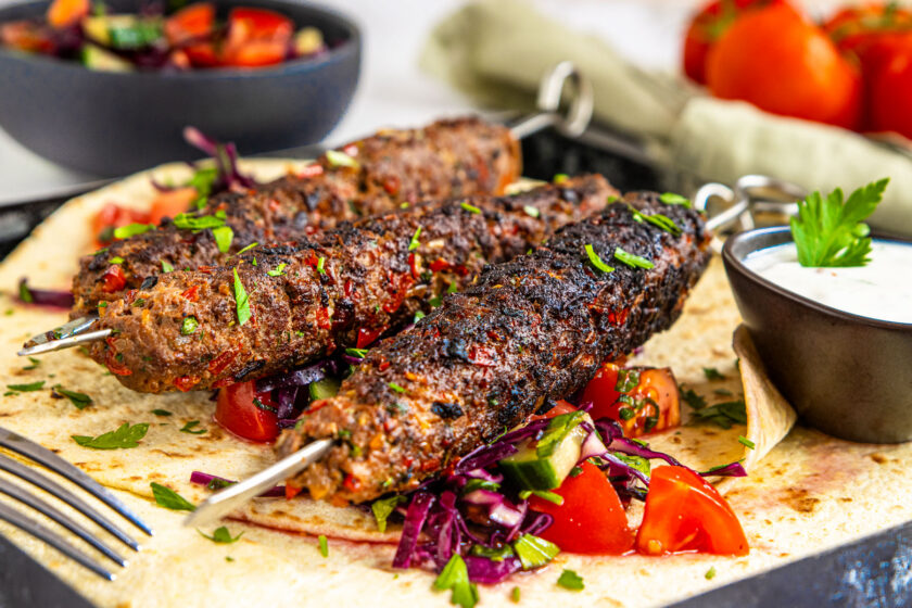 Adana Kebap mit türkischen Hackfleischspießen