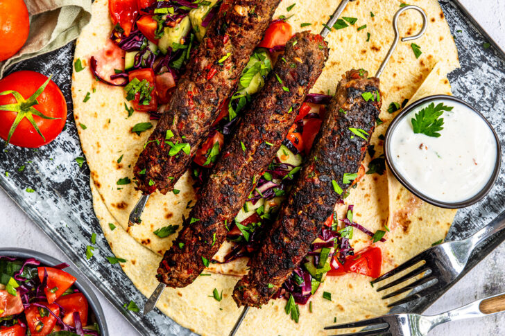 Adana Kebap mit türkischen Hackfleischspießen