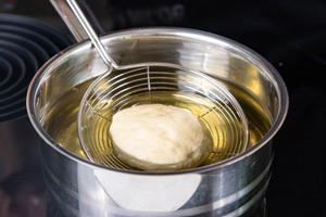 Apfel-Krapfen ausbacken
