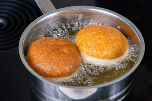 Apfel-Krapfen ausbacken