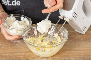 Quark in Schüssel geben