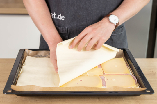 Gefüllte Blätterteigtaschen mit Schinken-Käse