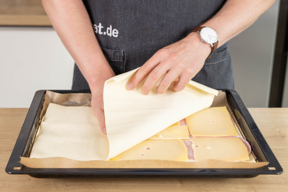 Gefüllte Blätterteigtaschen mit Schinken-Käse