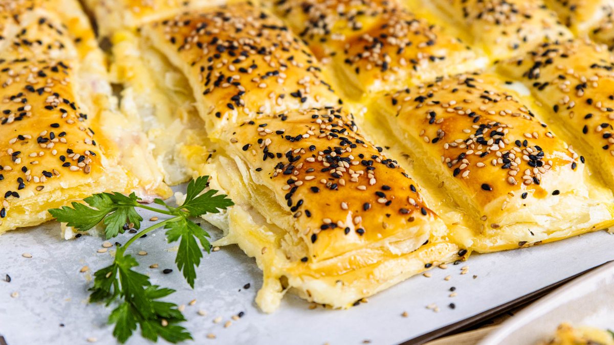 Gefüllte Blätterteigtaschen mit Schinken-Käse