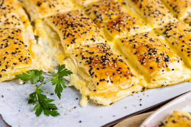 Gefüllte Blätterteigtaschen mit Schinken-Käse