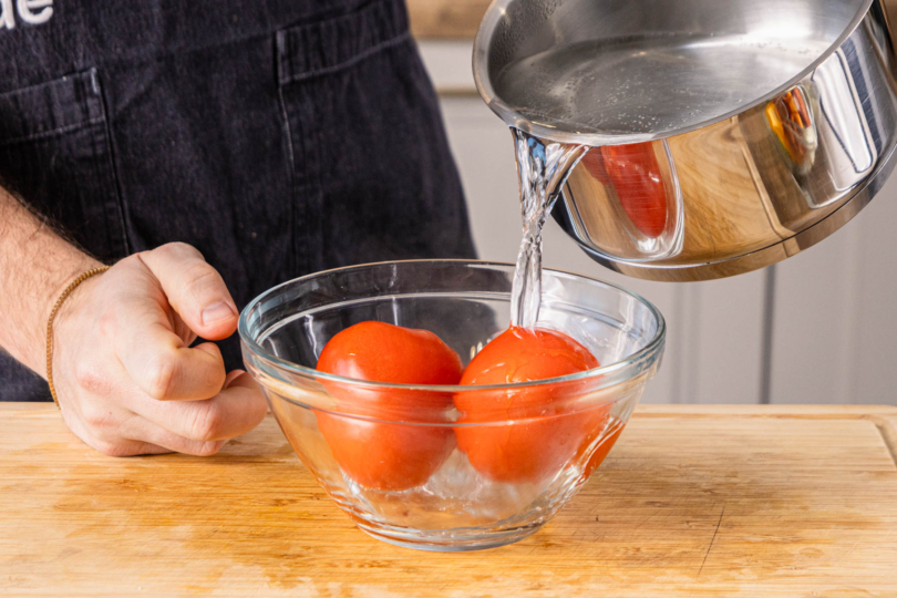 Tomaten überbrühen