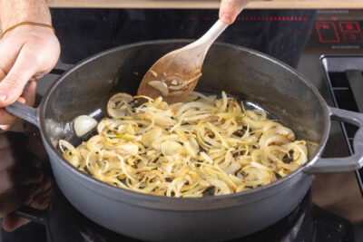 Zwiebel andünsten