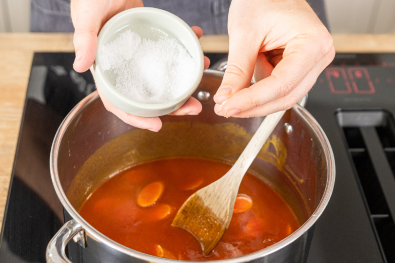 Currywursttopf salzen