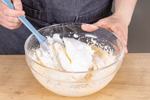 Eischnee unterheben