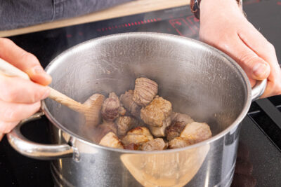 Fleisch etappenweise anbraten