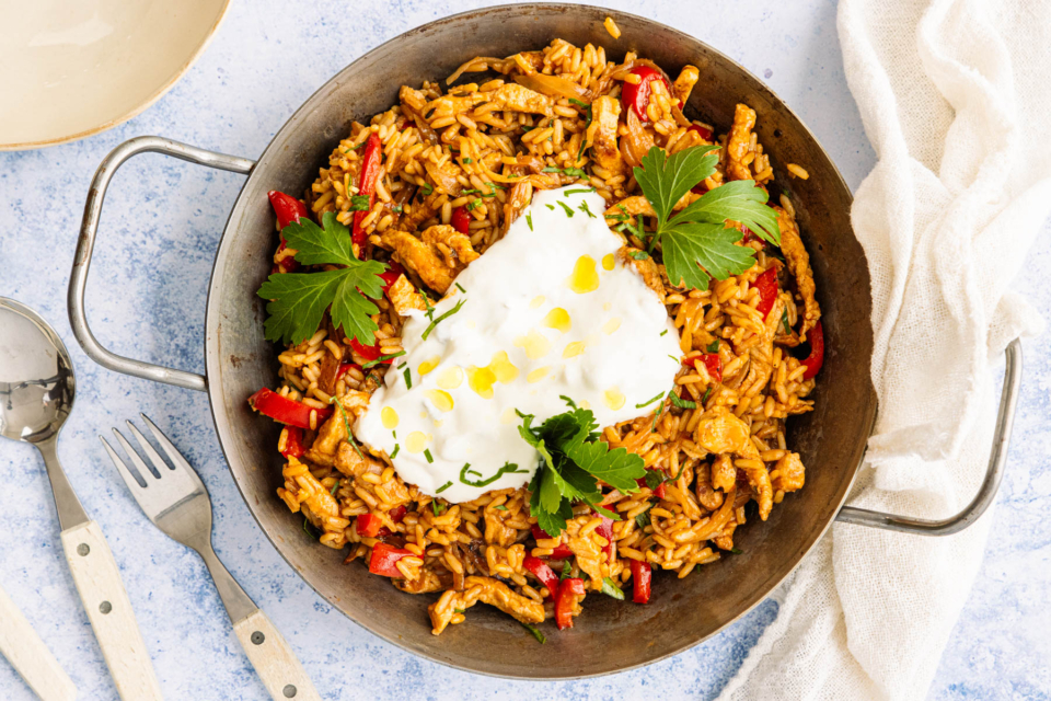 Einfache Tomatensoße aus Tomatenmark | Rezept - eat.de