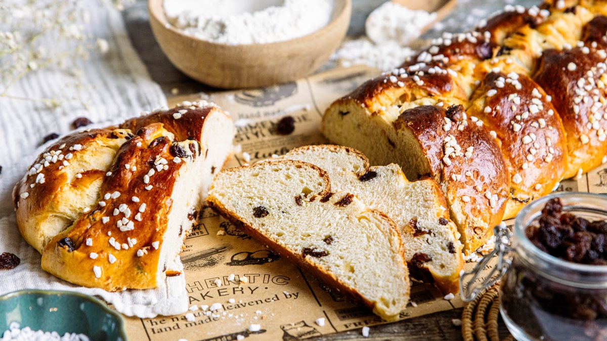 Hefezopf mit Rosinen | Rezept- eat.de