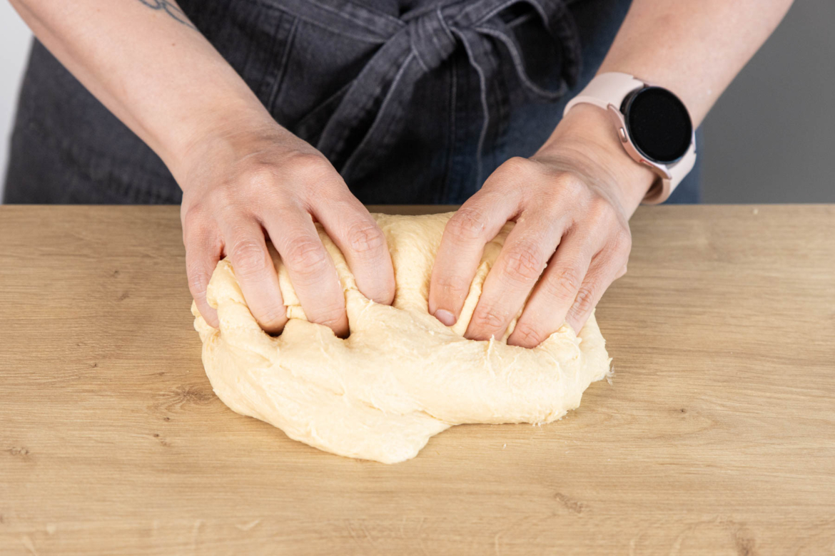 Hefezopf mit Nussfüllung | Rezept- eat.de