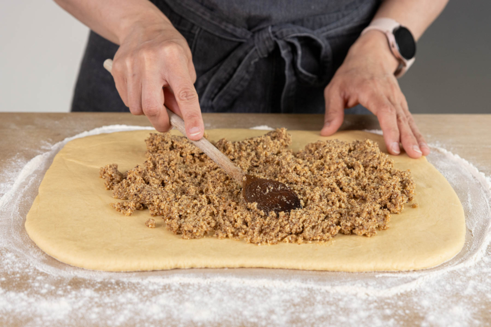 Hefezopf mit Nussfüllung | Rezept- eat.de