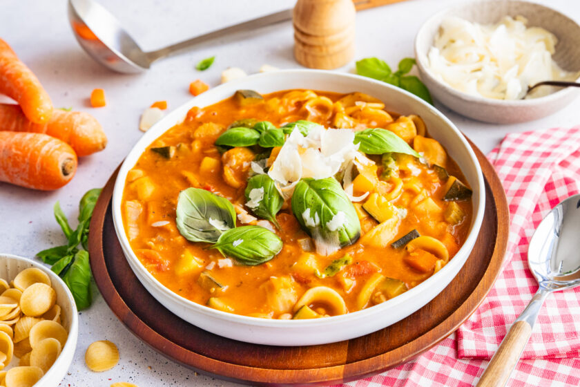 Minestrone: Italienische Gemüsesuppe