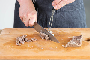 Fleisch würfeln