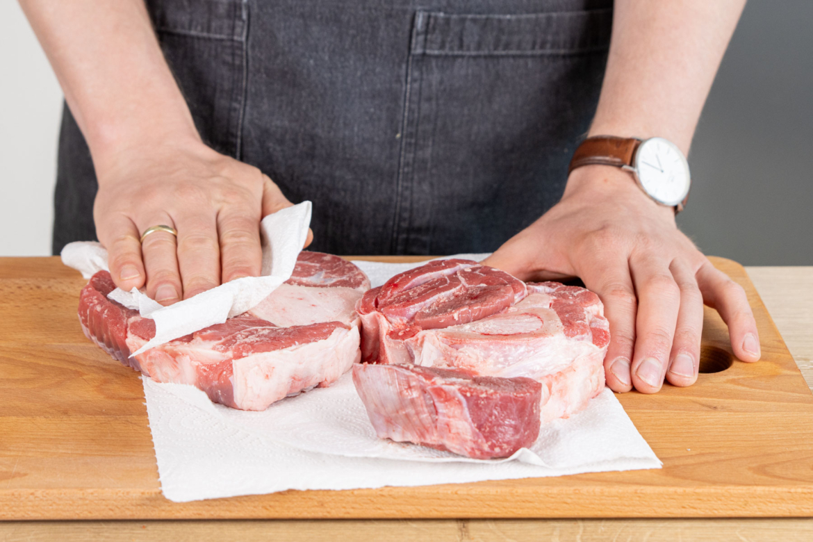 Rindfleischsuppe von der Beinscheibe | Rezept- eat.de