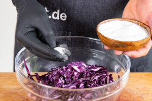 Rotkohl salzen