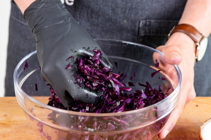 Rotkohl mürbe kneten