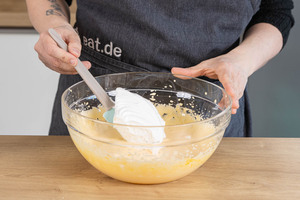 Eischnee unterheben