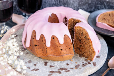 Saftiger Rotweinkuchen