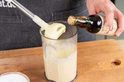 Sauce Hollandaise mit Worcestersauce würzen