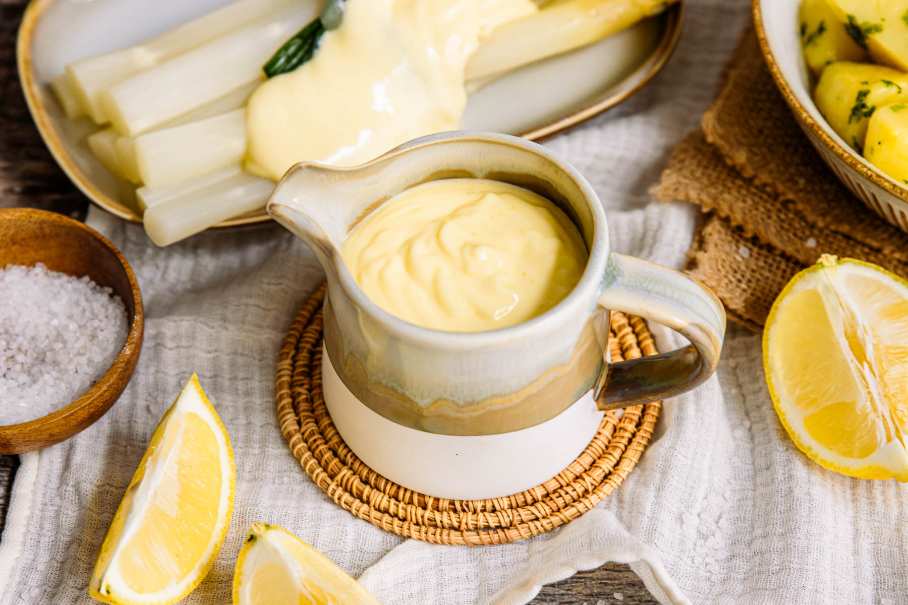 Gebratener grüner Spargel aus der Pfanne