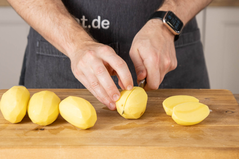 Kartoffeln klein schneiden