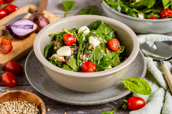 Spinatsalat mit Mozzarella