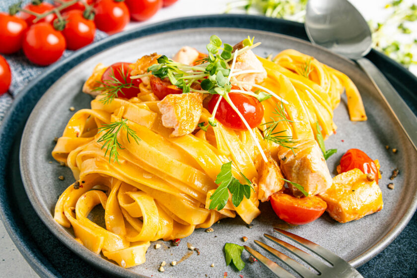Tagliatelle al Salmone