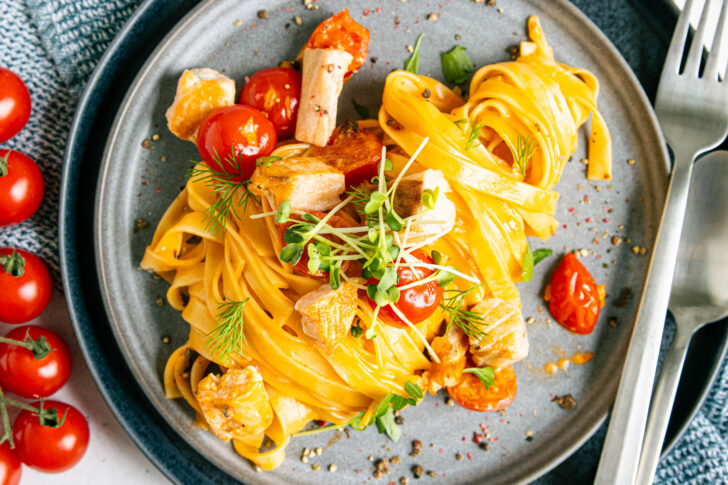 Tagliatelle al Salmone