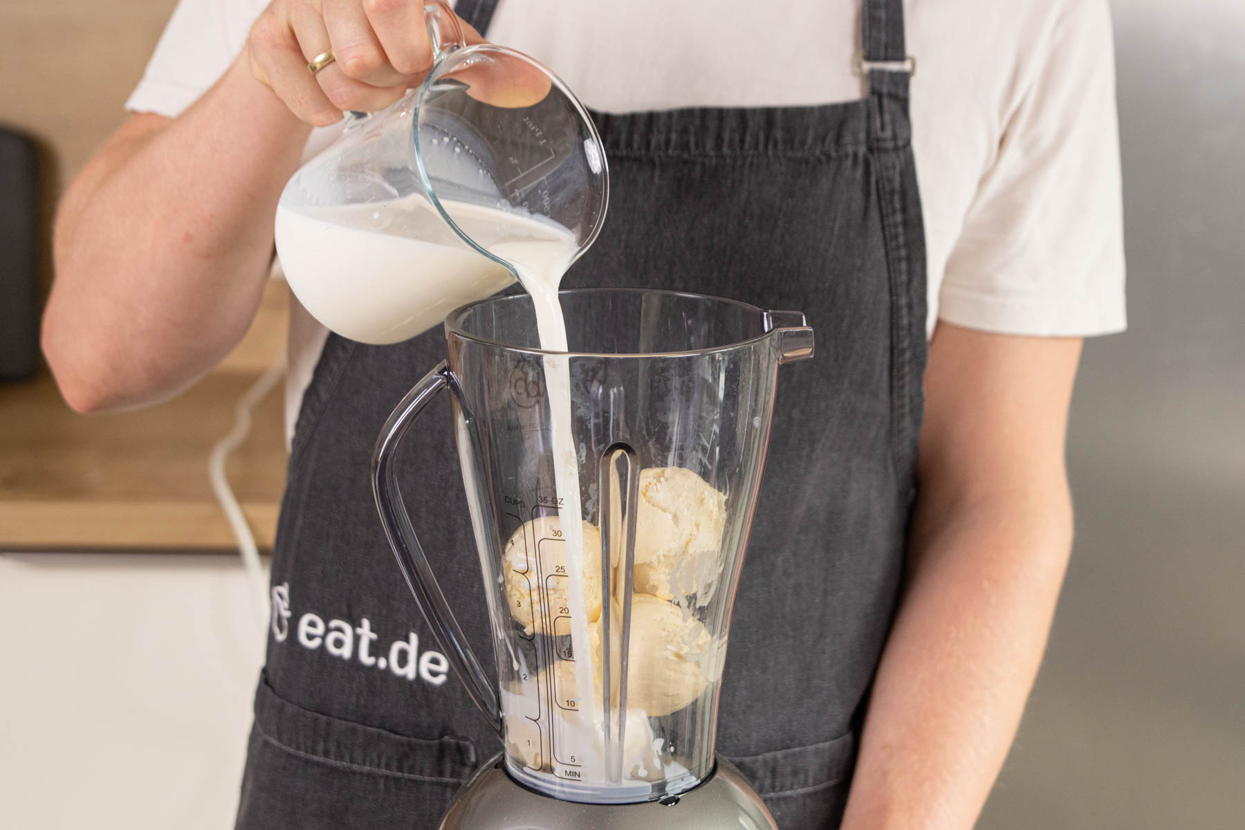 Vanille-Milchshake selber machen | Rezept