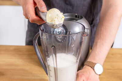 Eis zur Milch geben