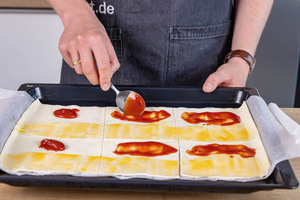 mit Ketchup einstreichen