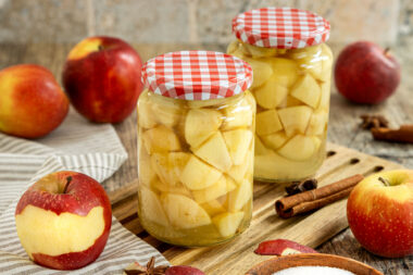 eingekochte Äpfel
