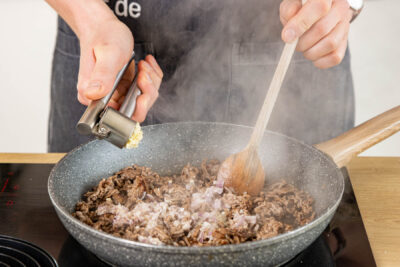 Knoblauch dazugeben