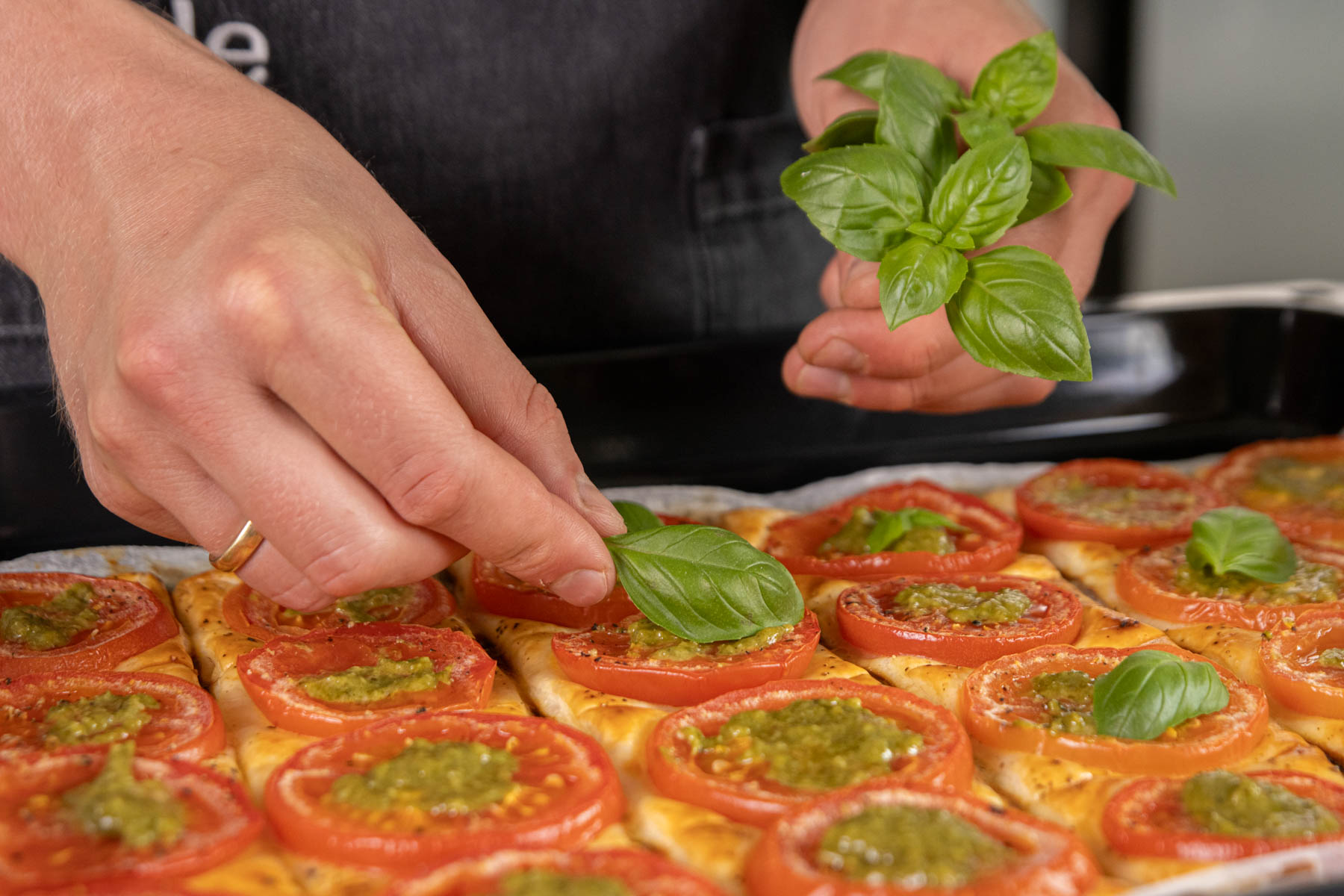 Blätterteig-Tomaten-Quadrate Blätterteig-Tomaten-Quadrate
