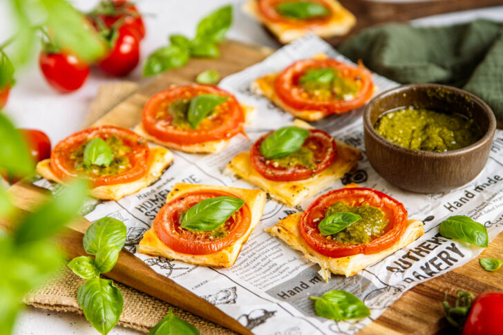 Blätterteig-Tomaten-Quadrate