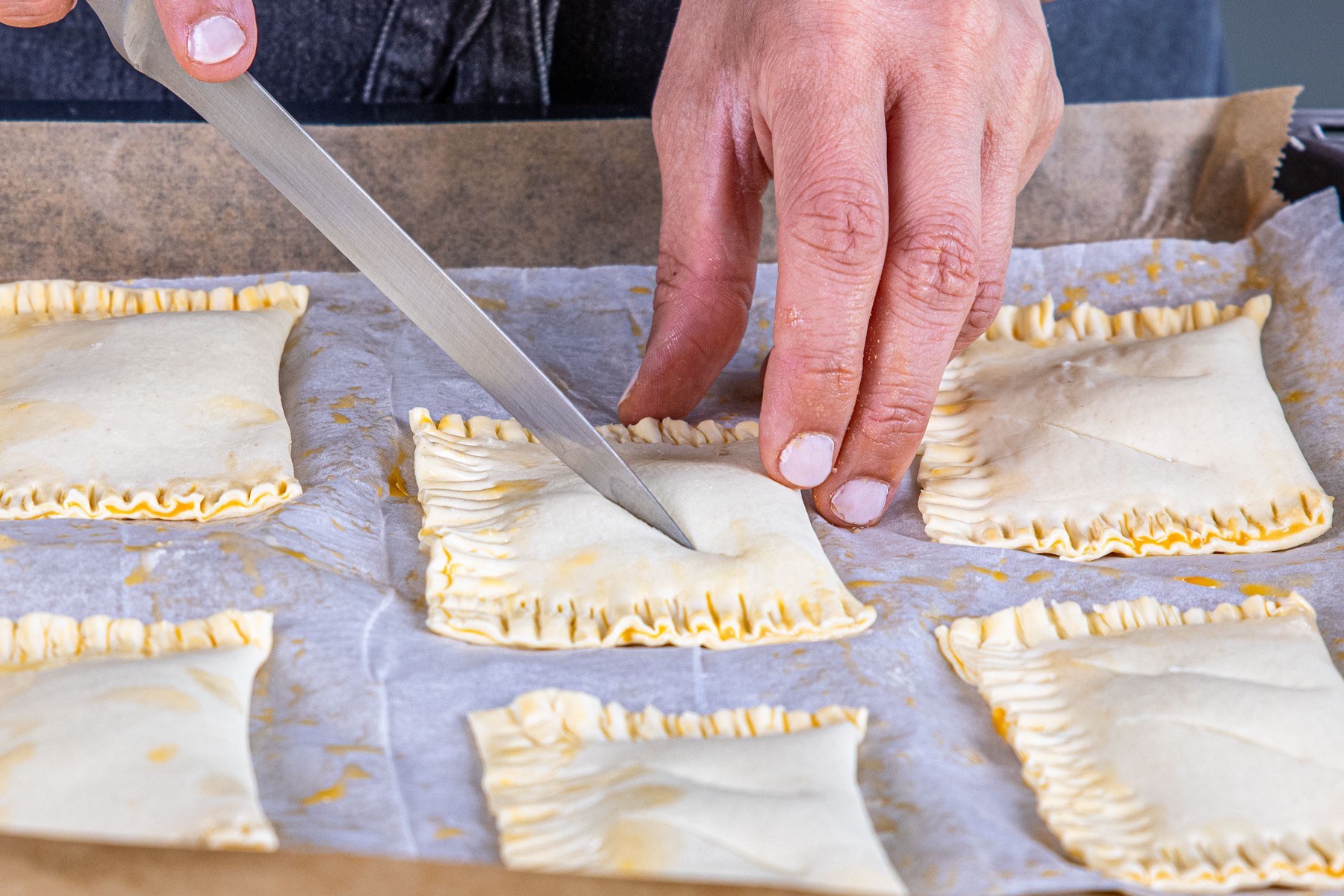 Blätterteigtaschen mit Apfelmus | Rezept