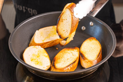 Baguettescheiben anrösten