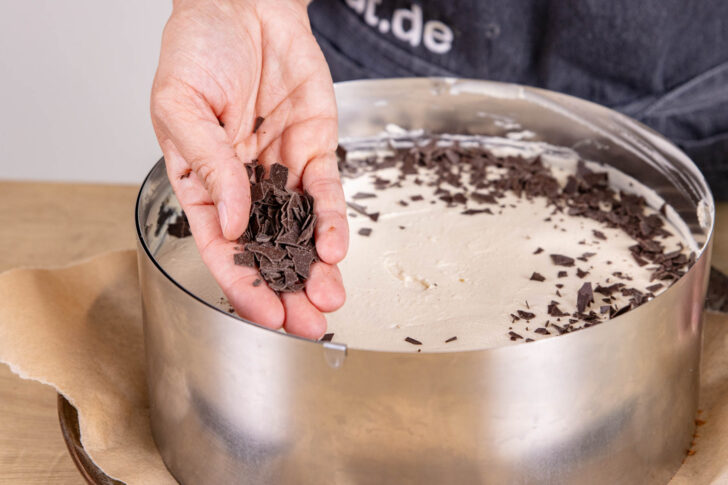 Raspelschokolade verteilen
