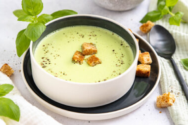 Cremige Basilikumsuppe