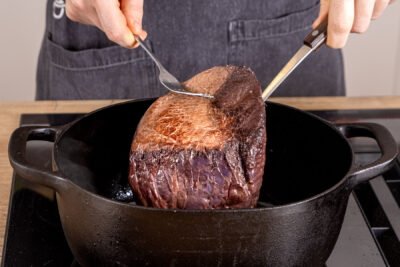 Sauerbraten von allen Seiten scharf anbraten