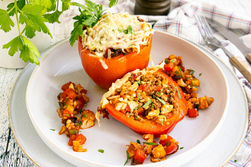 Gefüllte Paprika Low Carb mit Hackfleisch und Käse