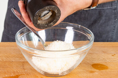 Ricotta-Parmesan-Masse zubereiten