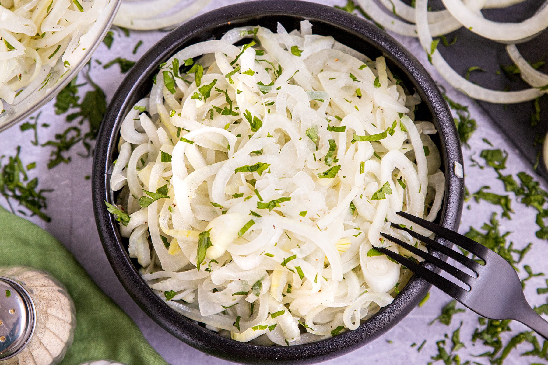 Klassischer Zwiebelsalat | Rezept