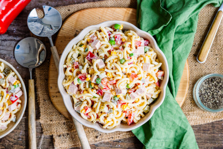 Nudelsalat mit Fleischwurst